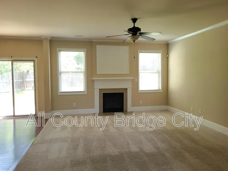 5 Calgary Ct — Photo 3