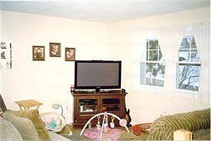 4th image of 1270 E 12th St