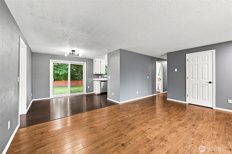 5th image of 24418 Terrace Place