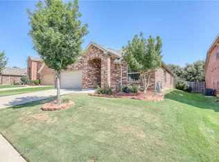 893 Oarlock Dr, Crowley, TX 76036
