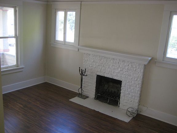 3rd image of 1896 N Raymond Ave