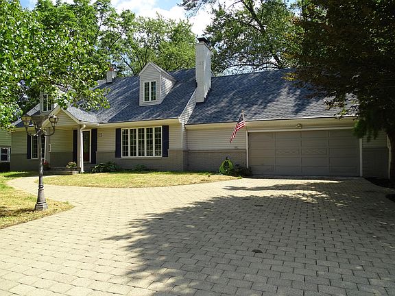 2nd image of 2811 Lakewood Dr