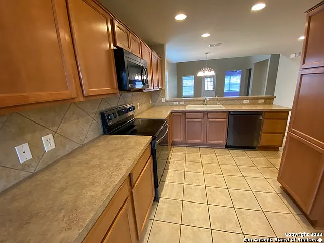 3708 Greenridge — Photo 5