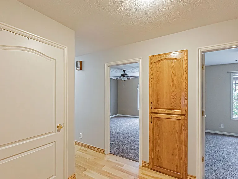 3915 Woodhaven Ln — Photo 14