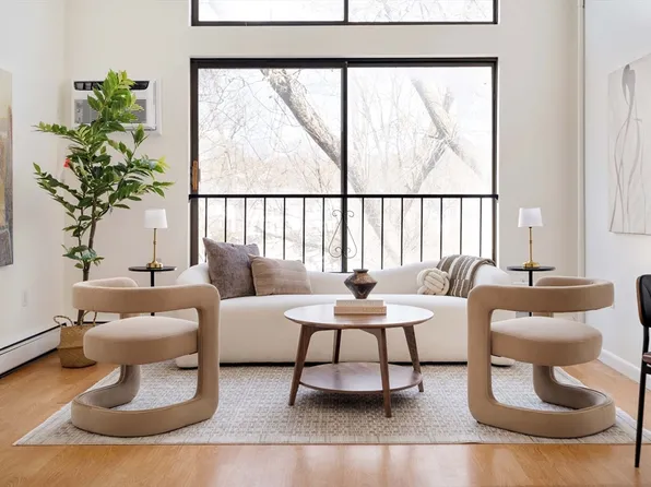 993 Massachusetts Ave APT 203, Arlington, MA 02476