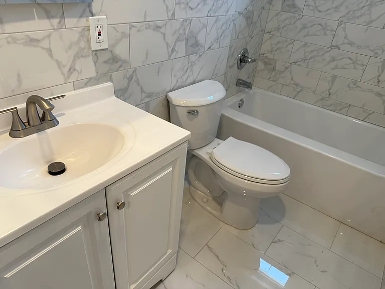 11 Holle Pl #1 — Photo 5