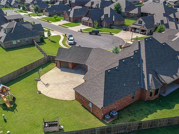 2nd image of 8600 SW 58th Cir