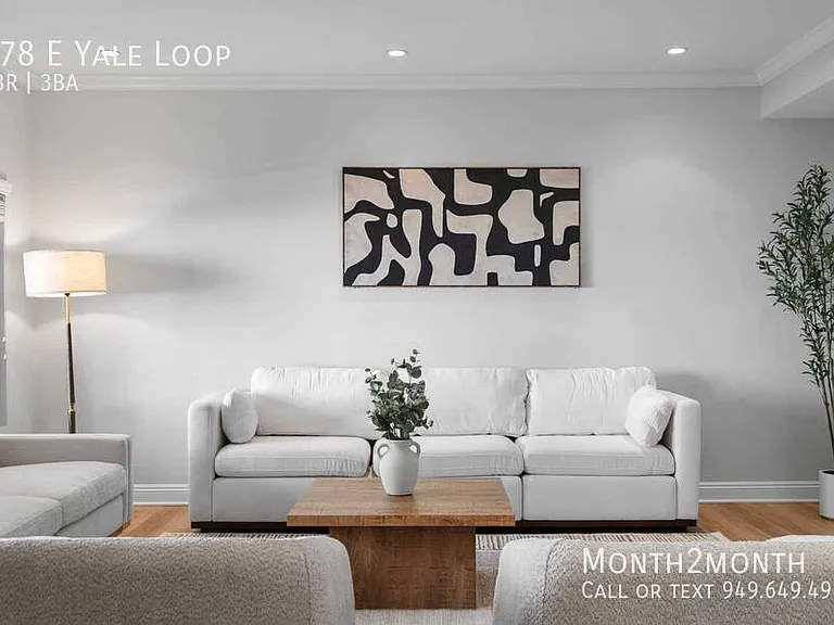 478 E Yale Loop — Photo 3