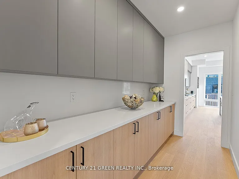 67 Bexhill Ave #MAIN 2ND FLOOR — Photo 7
