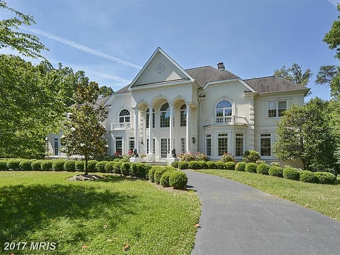 1st image of 814 Olde Georgetown Ct