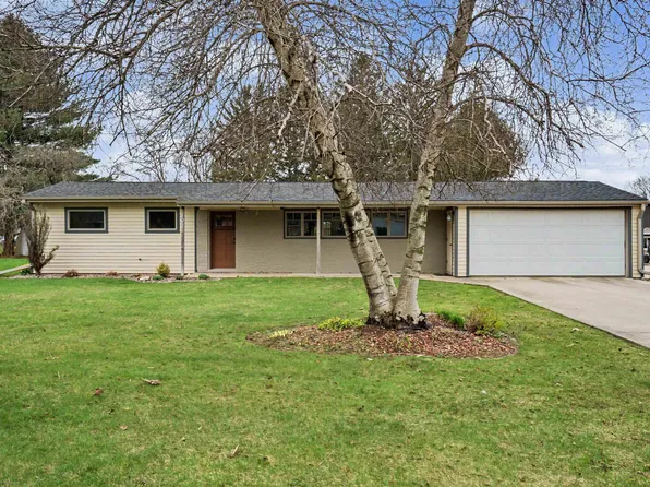 102 Howard St, Monona, IA 52159