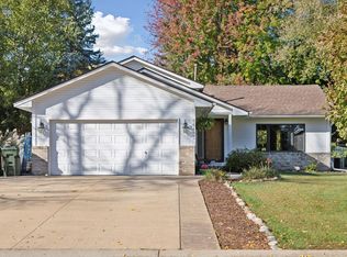 16413 Godson Dr, Lakeville, MN 55044