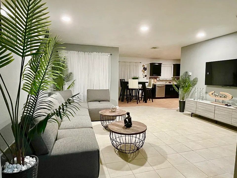 4007 Bur Oak Path