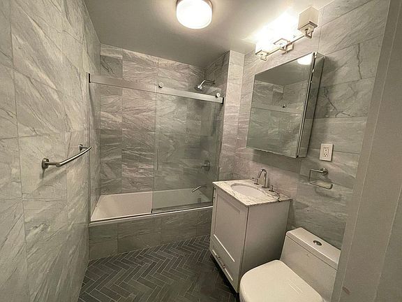 5th image of 361 E 50th St APT 4A