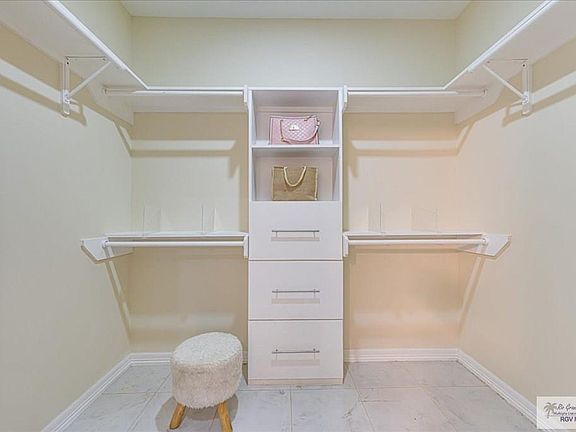 4th image of 484 Balli Cir