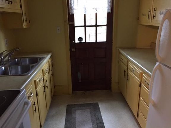 3rd image of 406 E Maiden St