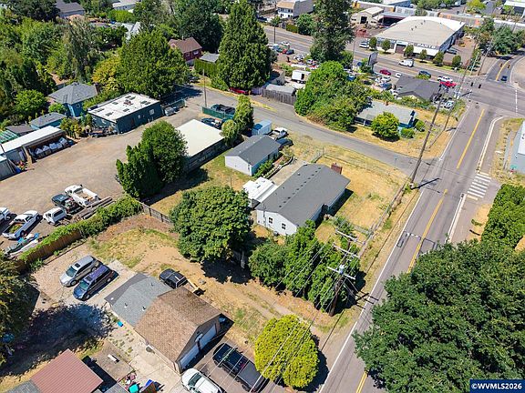 4th image of 5947 NE 60th Ave