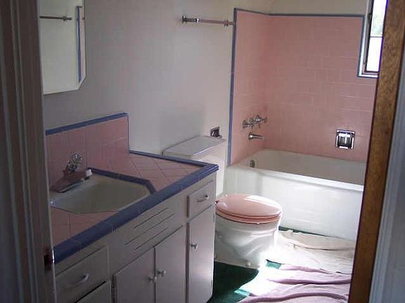 uhh. Nice bathroom i guess