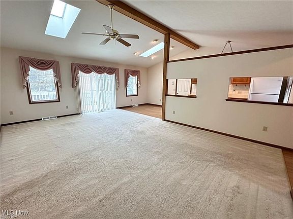 3rd image of 3442 Amesbury Ln