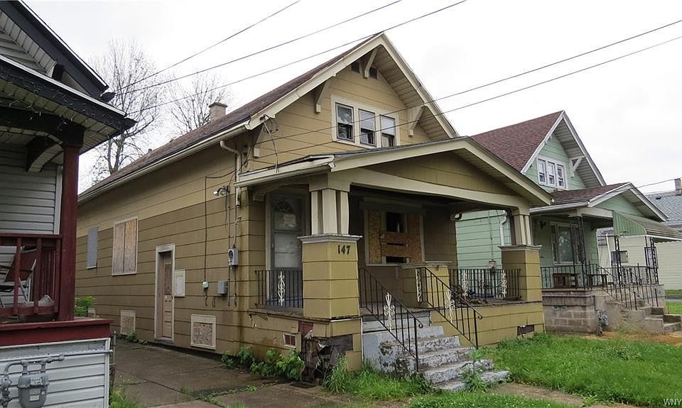 2nd image of 147 Sprenger Ave
