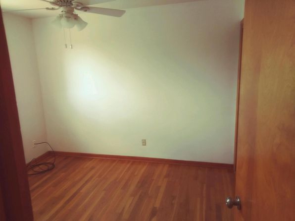 903 Blackstone Ln, Connellsville, PA 15425