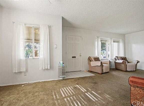 3rd image of 7424 Hasty Ave