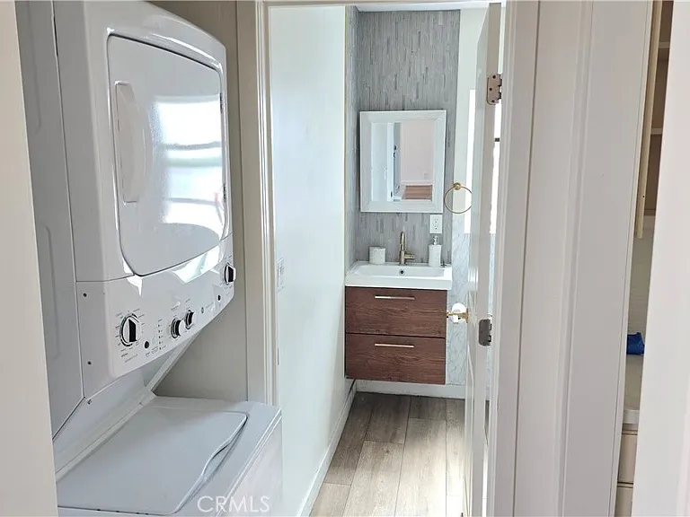 640 W Glenoaks Blvd — Photo 6