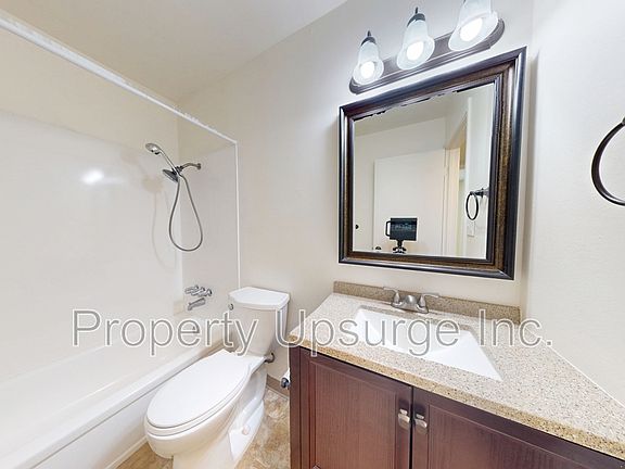 4th image of 1356 Hobart Dr APT A