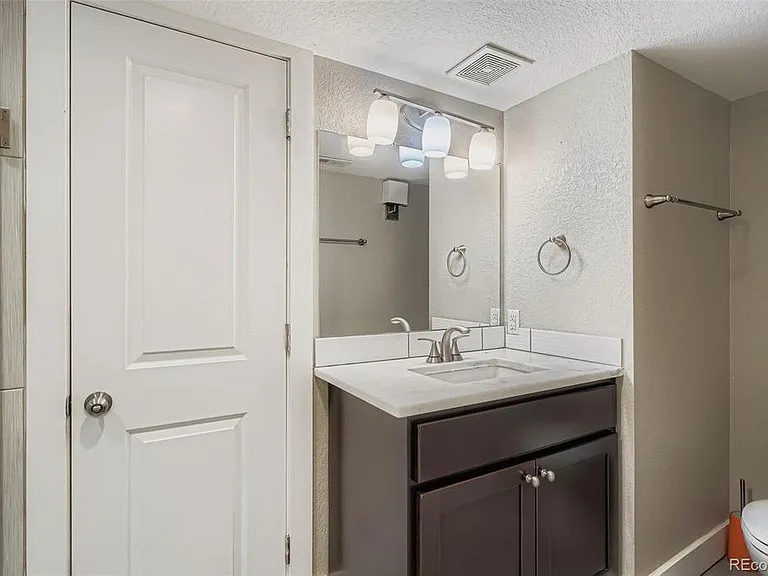 3070 Ash St — Photo 23