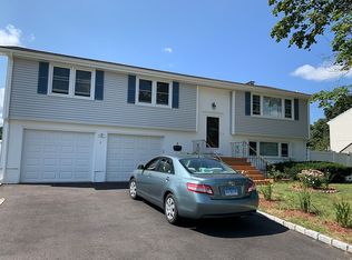 1 Chaffee Rd, West Hartford, CT 06110