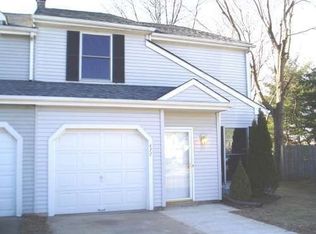 477 Hillcrest Cir, Warminster, PA 18974