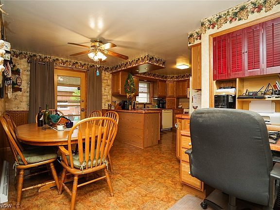 4th image of 57 Gillian Ln