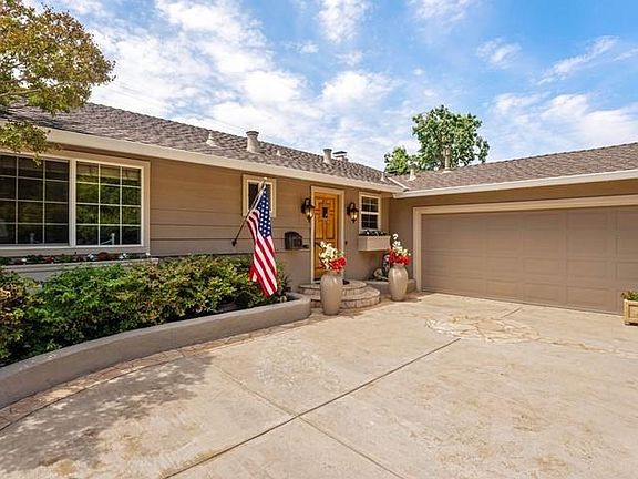 3rd image of 3741 Willowood Dr