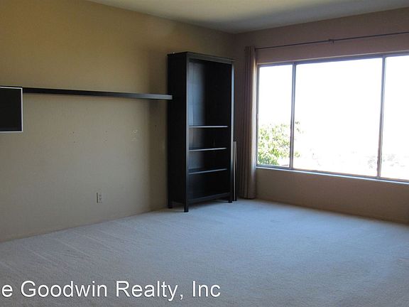 5th image of 571 Burnett Ave #1