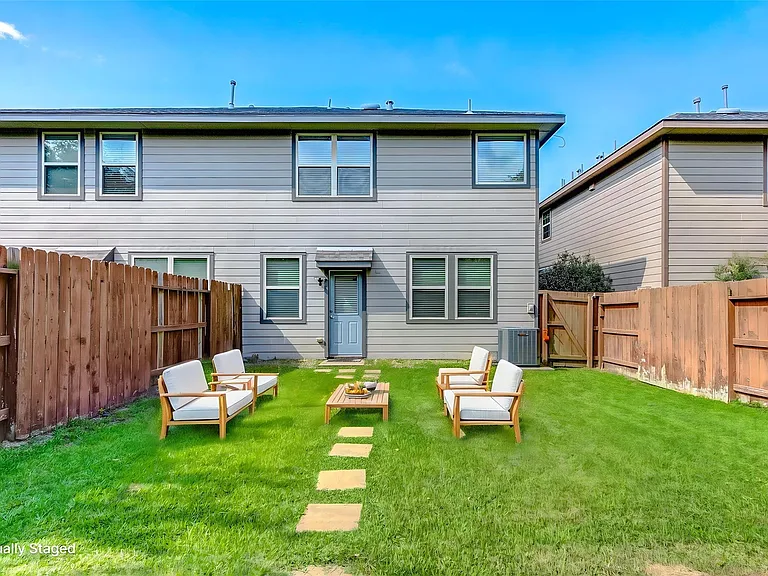 6451 Calgary Woods Ln — Photo 49