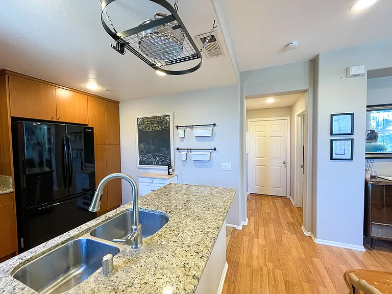710 S San Fernando Blvd #101 — Photo 17