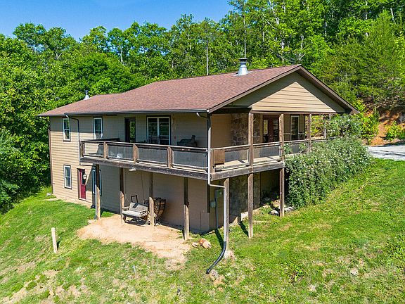 8th image of 1705 Eagle Furnace Rd