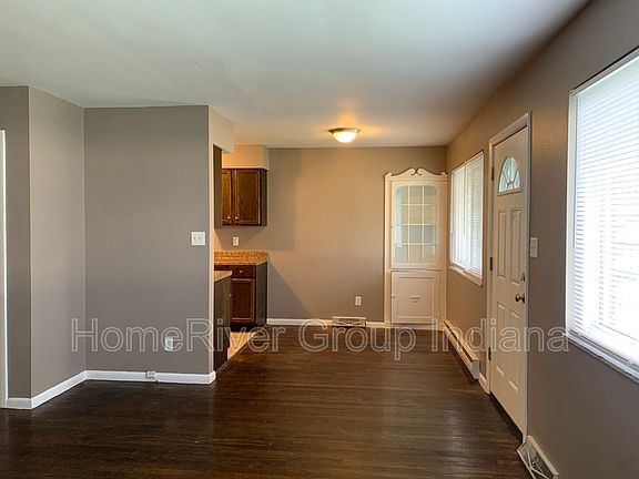 5th image of 1922 N Bolton Ave