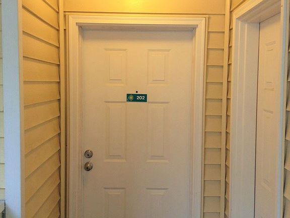 2nd image of 2600 118th Ave SE APT 202