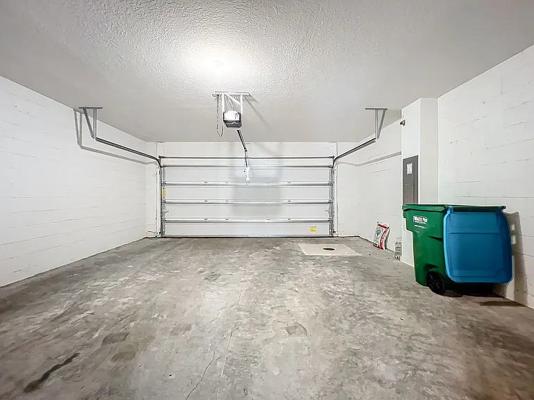 231 Dapper Ct — Photo 44