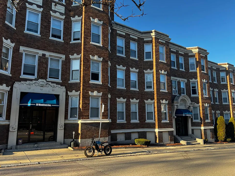60 Woodstock Ave #2