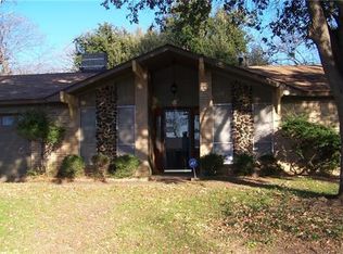 908 Chattanooga Dr, Bedford, TX 76022
