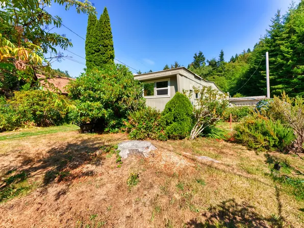 29515 Myrtle Ln, Gold Beach, OR 97444