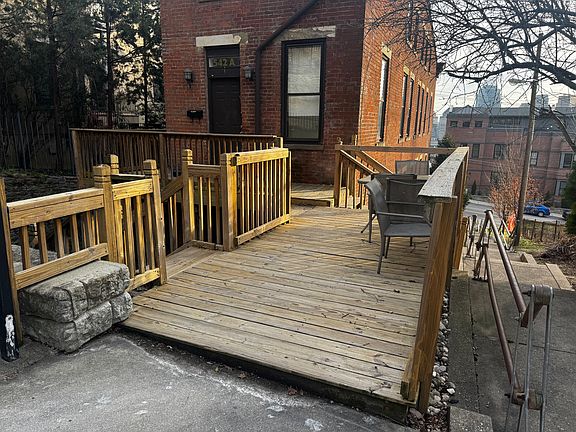 2nd image of 542 Liberty Hl APT A