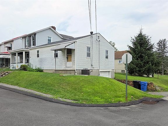 2nd image of 5927 Roslyn St