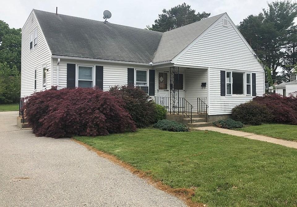 1st image of 810 Admiral St