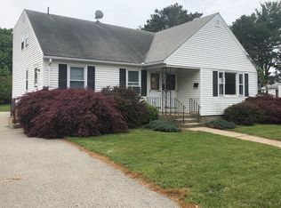 810 Admiral St, Providence, RI 02904