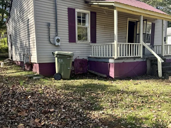 511 S Locust Ave, Lawrenceburg, TN 38464