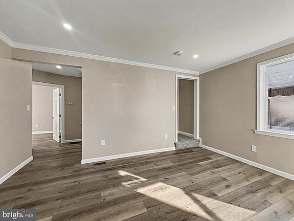 3rd image of 4917 Gilray Dr