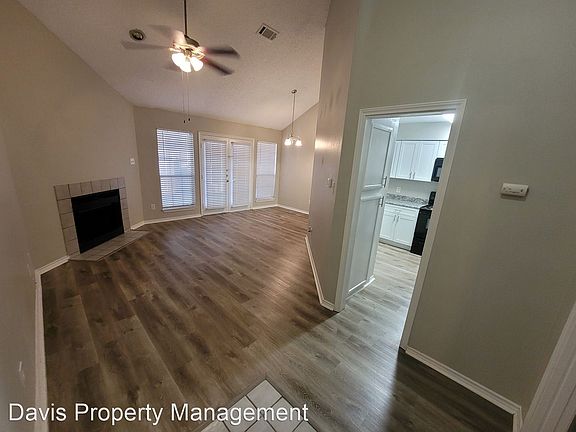 4th image of 3917 Dover Dr
